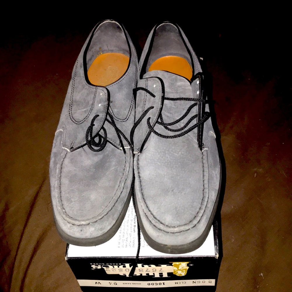Men’s Suede Hush Puppies shoes 9.5 W vintage new